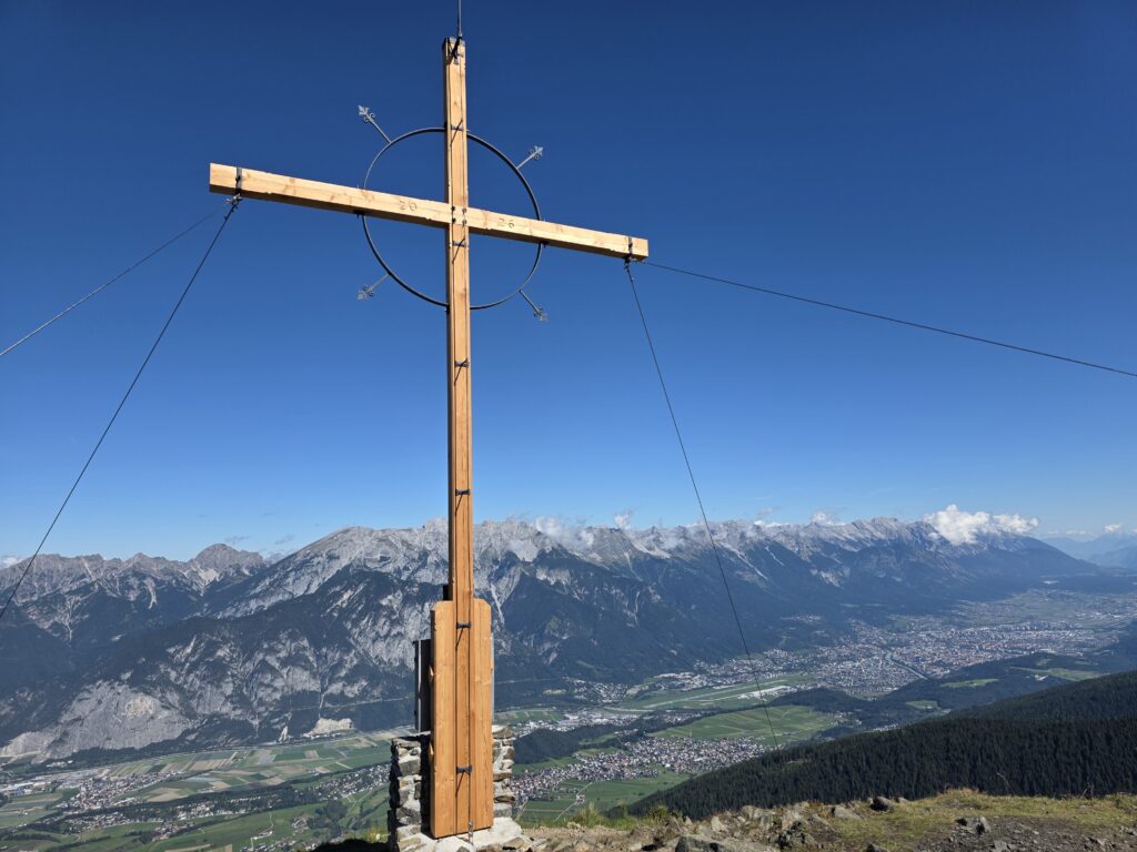 Neues Gipfelkreuz am Axamer Kögele: Ein neues Wahrzeichen für die Axamer Lizum - Bergtourentipp Tirol 10 - Bergtourentipp Tirol