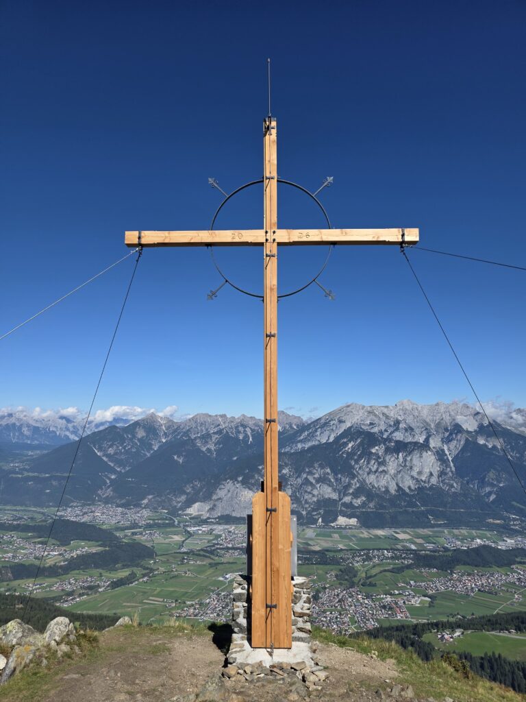 Neues Gipfelkreuz am Axamer Kögele: Ein neues Wahrzeichen für die Axamer Lizum - Bergtourentipp Tirol 6 - Bergtourentipp Tirol